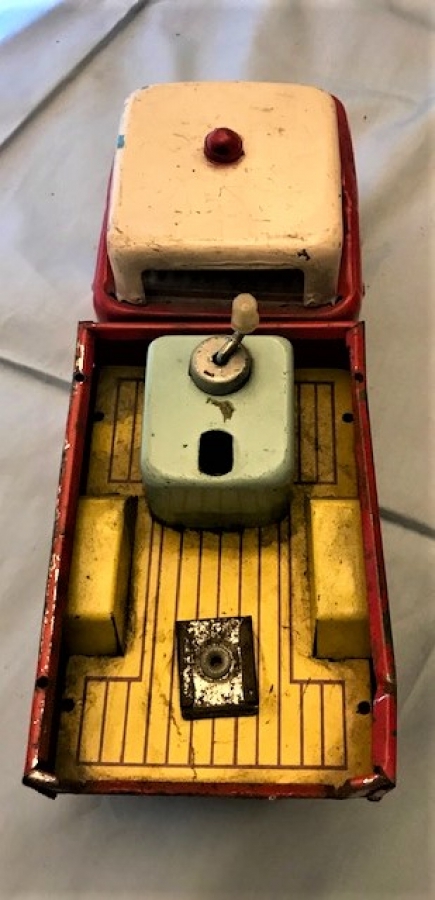 TENEKE OTO KURTARICISI OYUNCAK KAMYON 1960